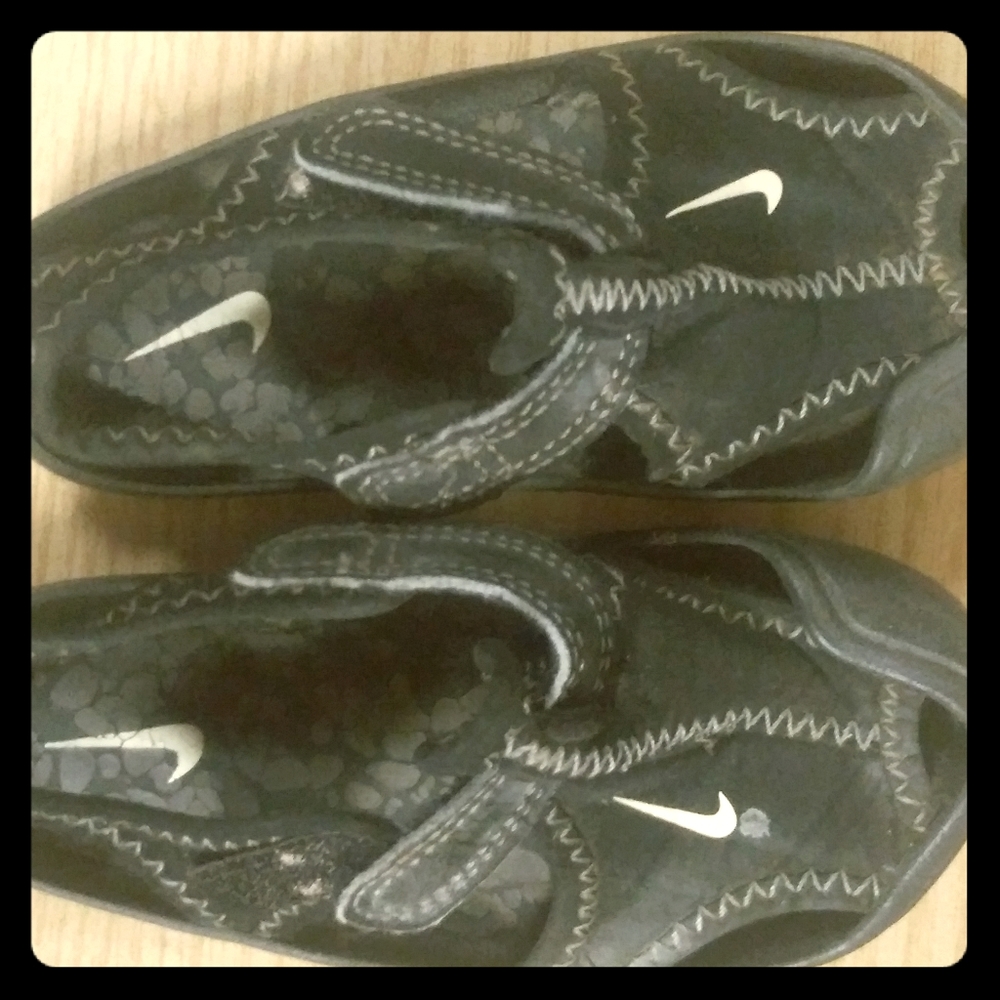 Toddler Nike sandals